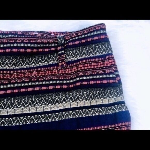 LOFT Blue/White Ikat Riviera Shorts size 4 - Picture 4 of 6